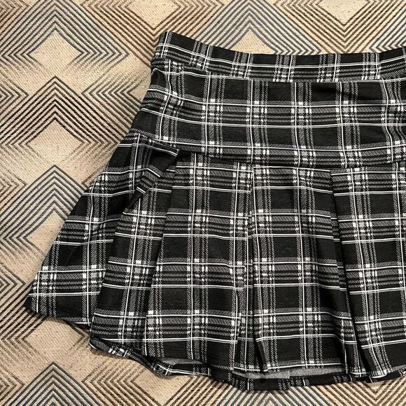 Hesperus Plaid Skirt - Picture 2 of 5
